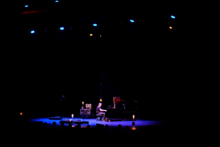 Yann Tiersen with piano