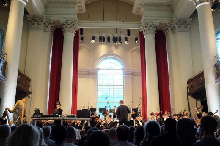 Shiva Feshareki and Orchester
